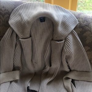 Cute GAP tie sweater🔥